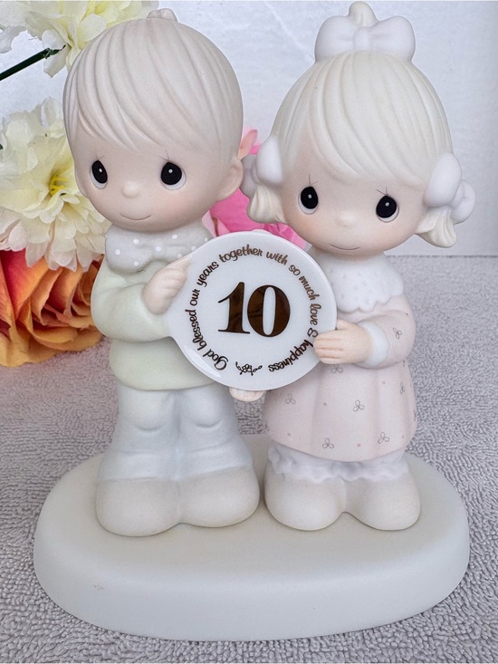 Precious Moments Other - Precious Moments Boy and Girl 10th Anniversary Figurine in Cream / Pink
Gift